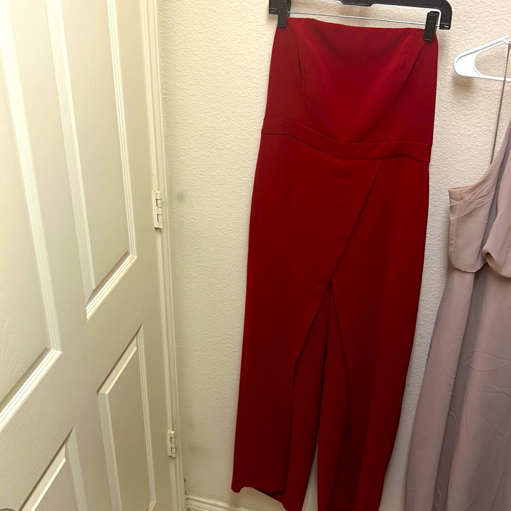 White House Black Market red jumper. Elegant dressed up or can be dressed down